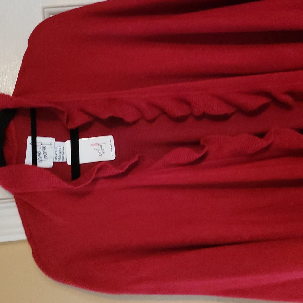 Chic Ruffled Red Shawl - Picture 3 of 4